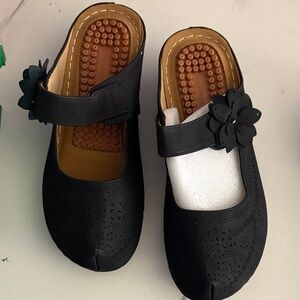 Black Floral Women's Mules